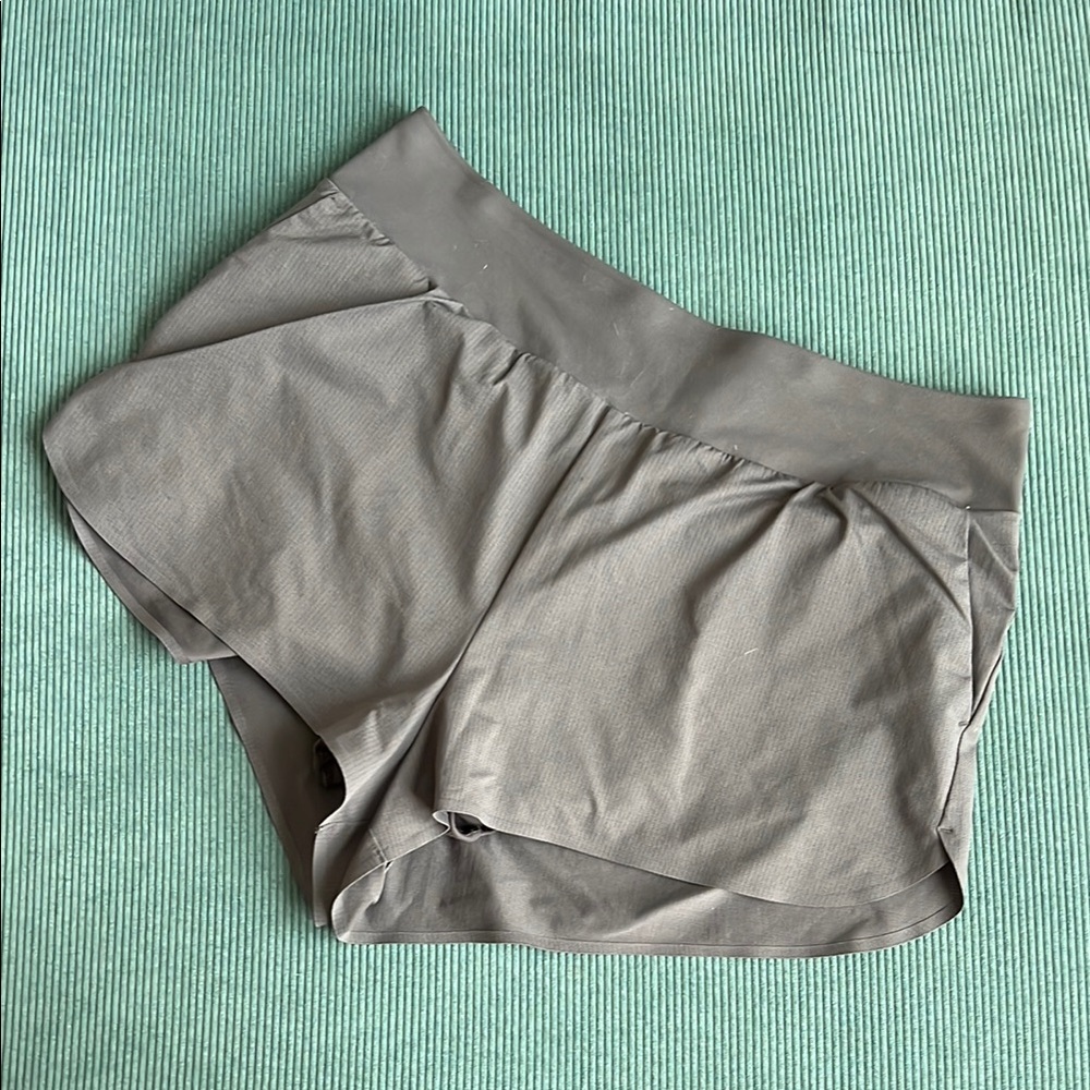 Uniqlo Women's Athletic Shorts - Gray